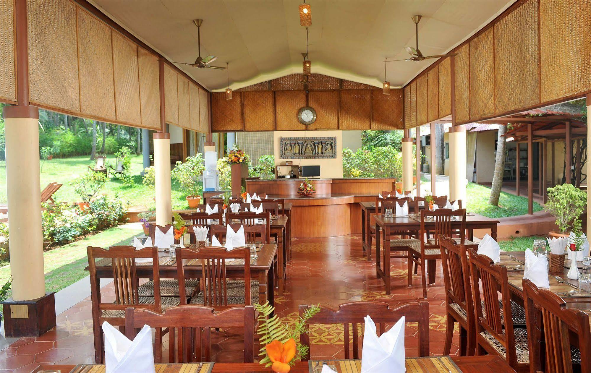 Ananda Lakshmi Ayurveda Retreat Hotel Chowara Exterior photo