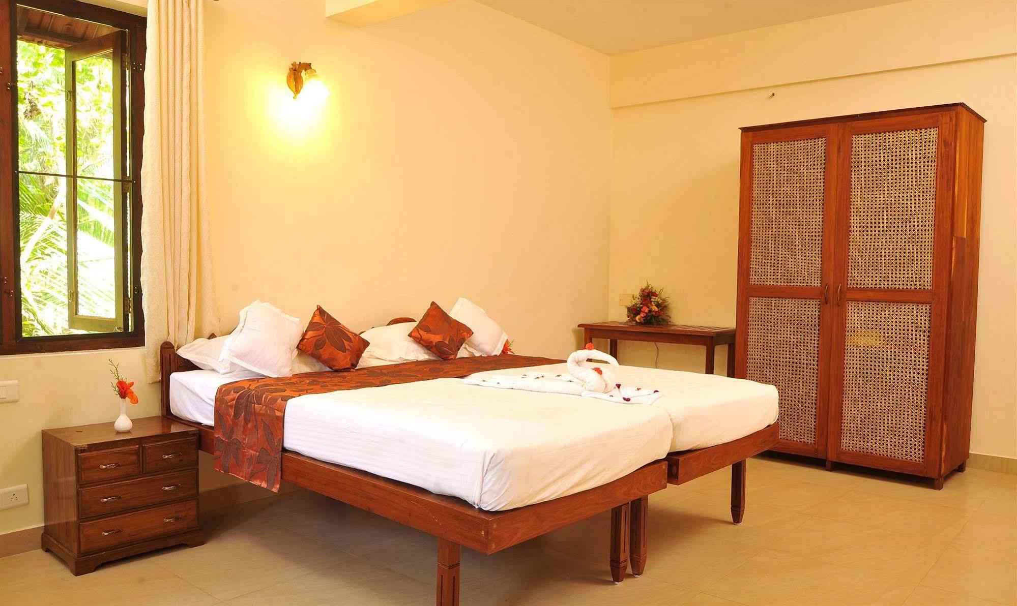 Ananda Lakshmi Ayurveda Retreat Hotel Chowara Exterior photo